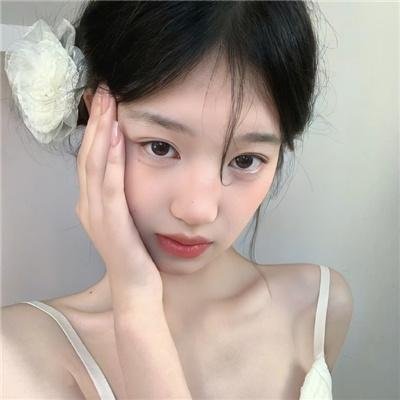 黑暗中的两个人